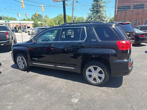 Used 2017 GMC Terrain SLE w/ Driver Alert Package I AWD/4WD image 4