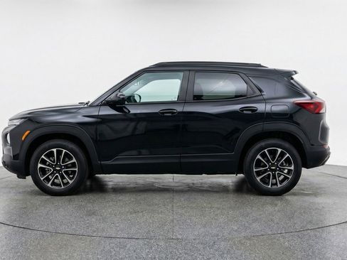 Used 2025 Chevrolet TrailBlazer LT FWD image 5