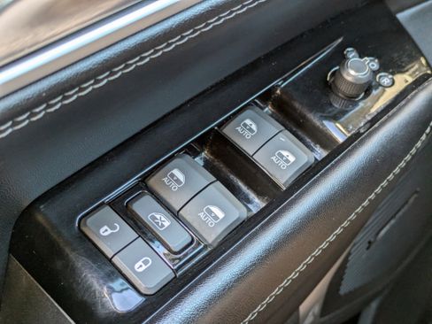 Used 2022 Jeep Wagoneer Series III w/ Flexible Seating Group image 24