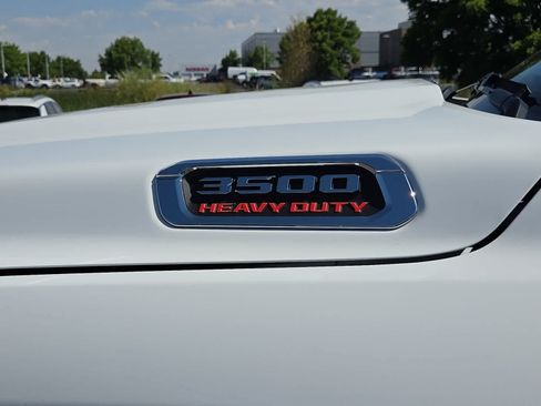 Used 2025 RAM 3500 Laramie AWD/4WD image 15