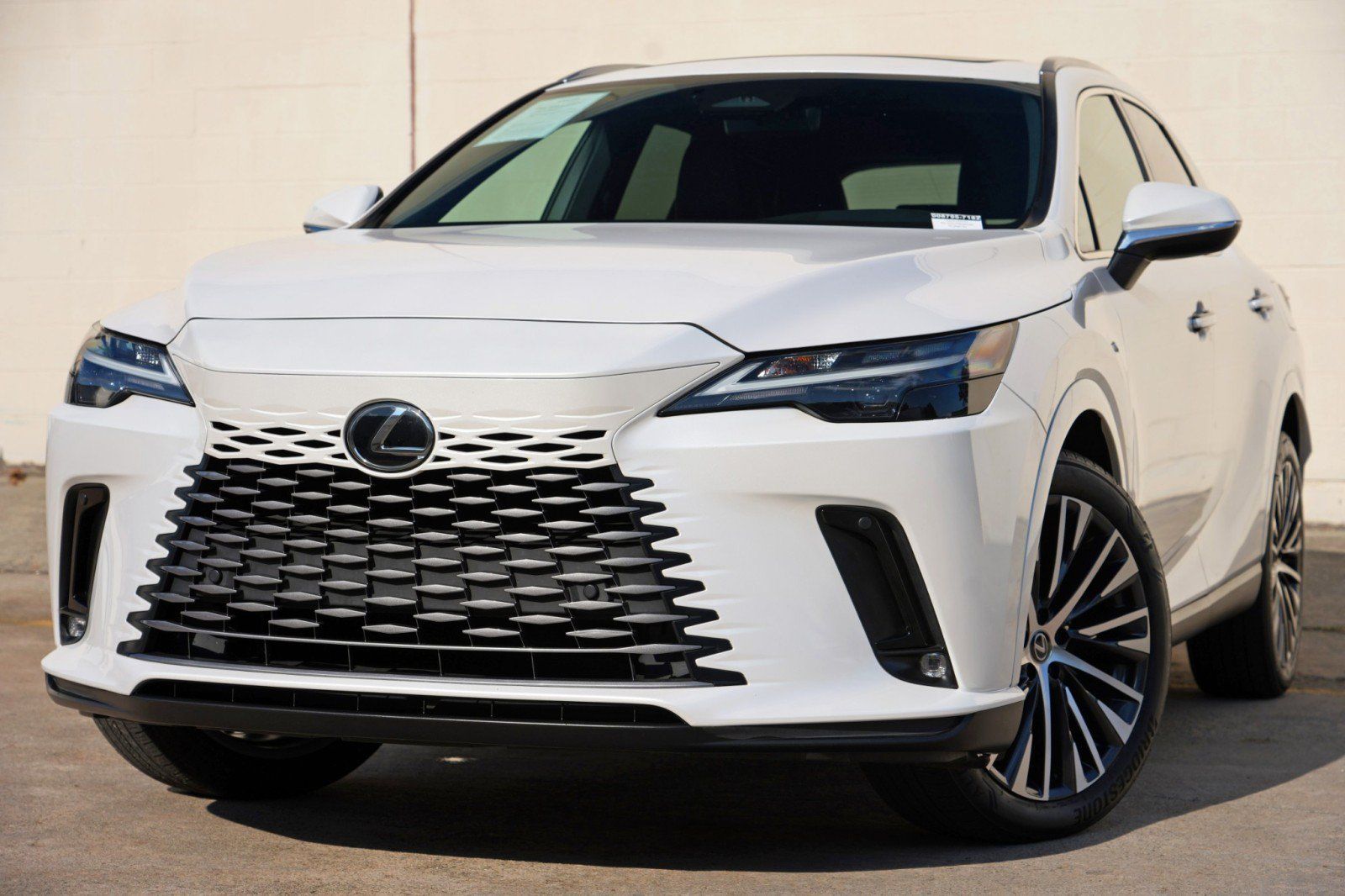 Used 2023 Lexus RX 350 Premium Plus w/ Cold Area Package FWD image 3