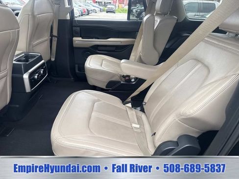 Used 2024 Ford Expedition Limited AWD/4WD image 15