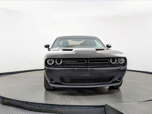 Used 2019 Dodge Challenger SXT image 12