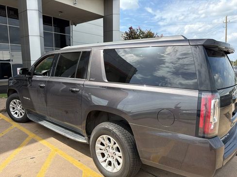 Used 2016 GMC Yukon XL SLT AWD/4WD image 2