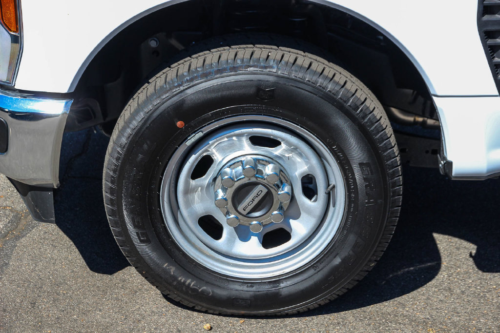 New 2025 Ford F350 XL w/ XL Chrome Package RWD image 11