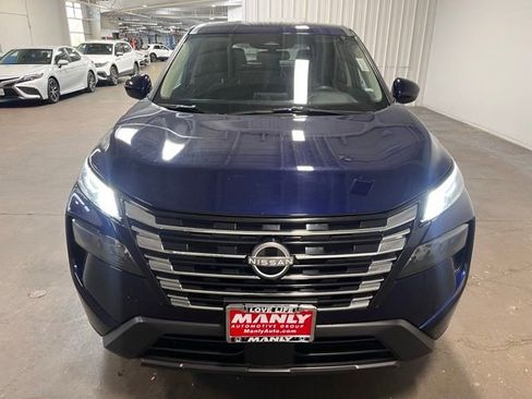 Used 2025 Nissan Rogue SV FWD image 8