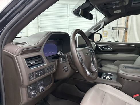 Used 2023 Chevrolet Tahoe Z71 w/ Luxury Package AWD/4WD image 9