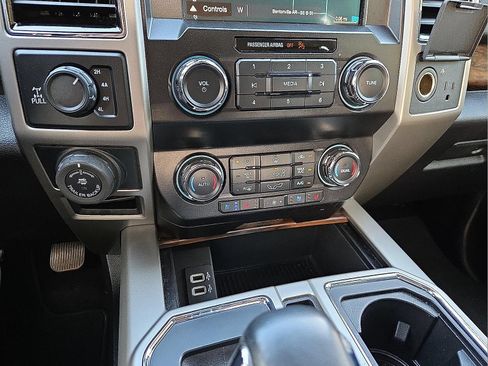 Used 2019 Ford F150 Lariat AWD/4WD image 18
