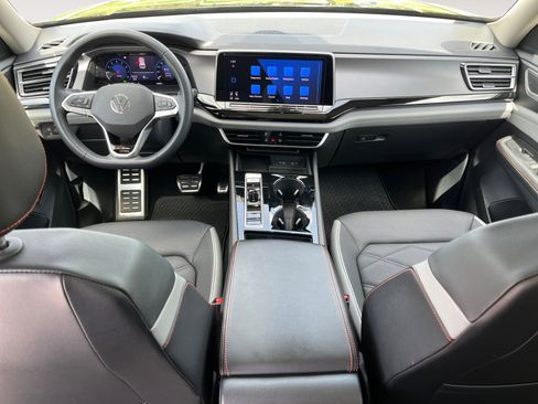 Certified 2024 Volkswagen Atlas Peak Edition SE AWD/4WD image 11
