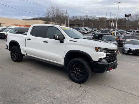 Used 2023 Chevrolet Silverado 1500 ZR2 w/ Technology Package image 6