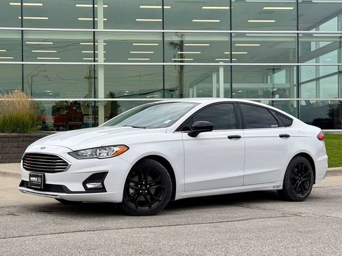 Used 2019 Ford Fusion SE w/ Equipment Group 151A FWD image 1