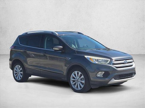 Used 2017 Ford Escape Titanium FWD image 3