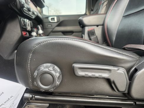 Used 2020 Jeep Gladiator Rubicon image 11