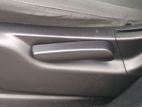 Used 2019 Jeep Grand Cherokee Laredo RWD image 21