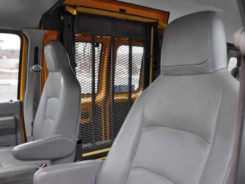 Used 2014 Ford E-250 and Econoline 250 Extended w/ Power Group RWD image 22
