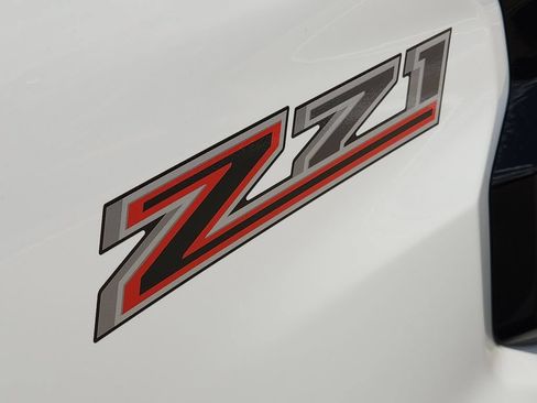 Used 2024 Chevrolet Colorado Z71 w/ Z71 Convenience Package 2 AWD/4WD image 12