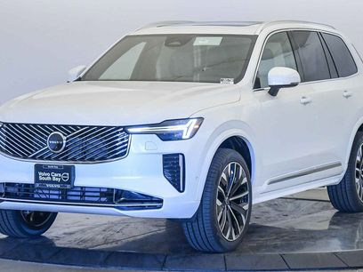New 2026 Volvo XC90 B5 Plus