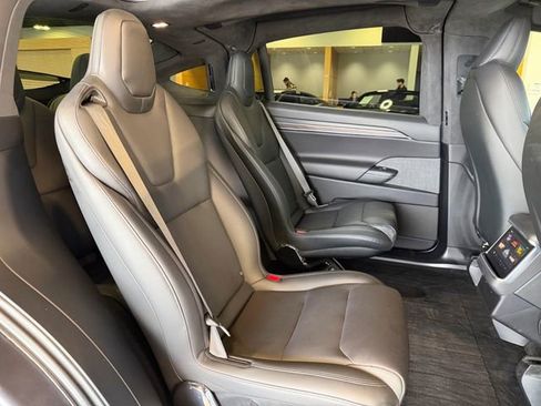 Used 2022 Tesla Model X image 26