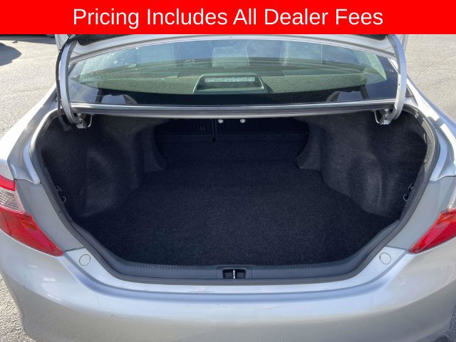 Used 2014 Toyota Camry SE w/ Moonroof Package FWD image 13