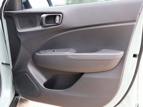 New 2025 Hyundai Venue Limited image 9