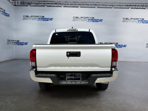 Used 2018 Toyota Tacoma SR5 RWD image 6