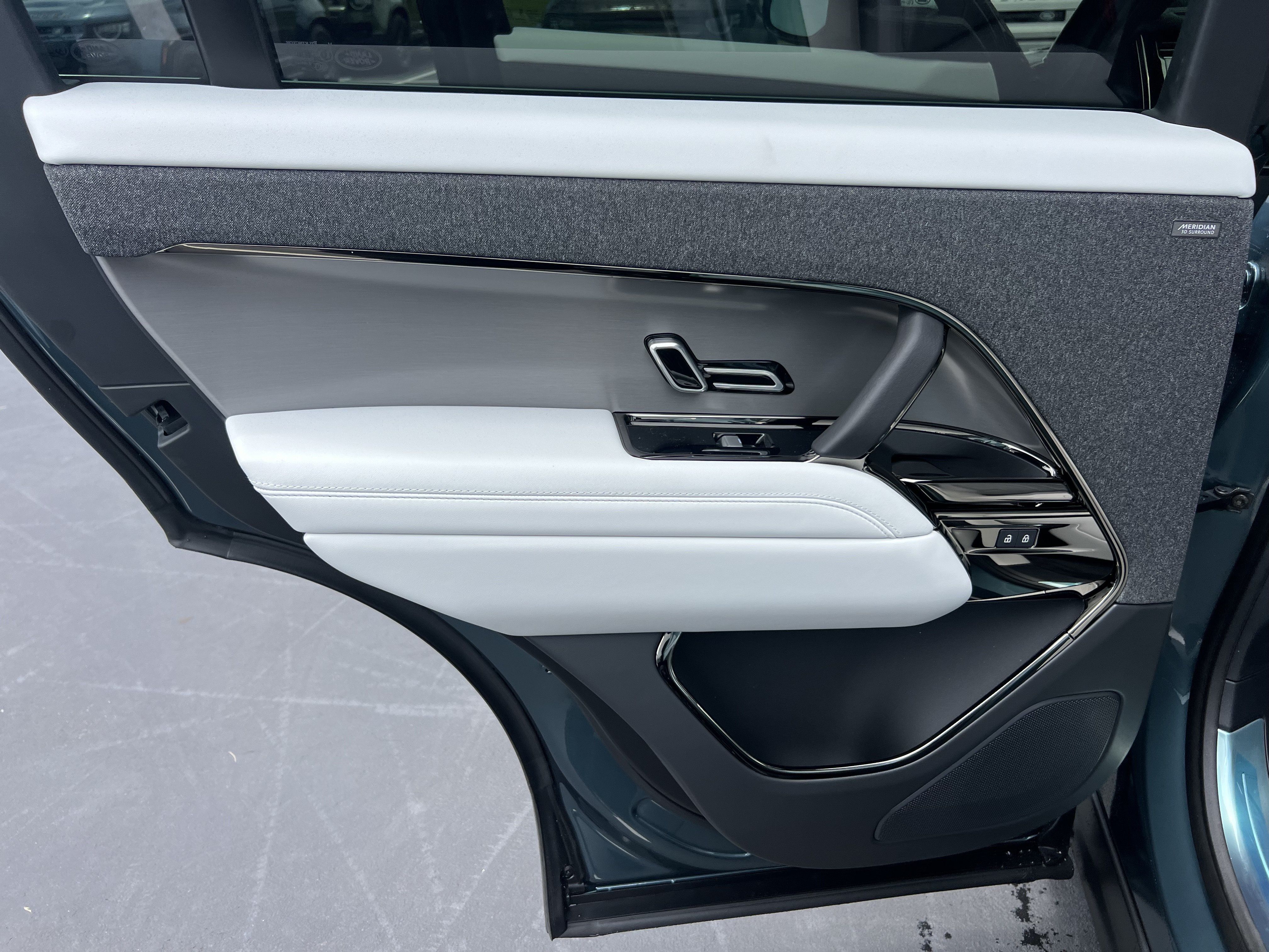 New 2026 Land Rover Range Rover Sport SE AWD/4WD image 23
