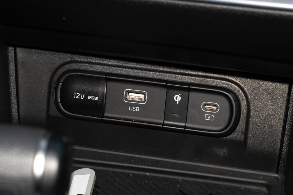 Used 2025 Kia Sportage EX w/ Premium Package FWD image 23