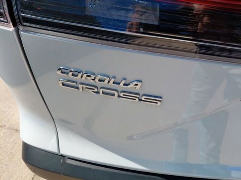 Used 2024 Toyota Corolla Cross XLE AWD/4WD image 32