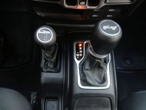 Used 2021 Jeep Wrangler Unlimited Sport AWD/4WD image 10