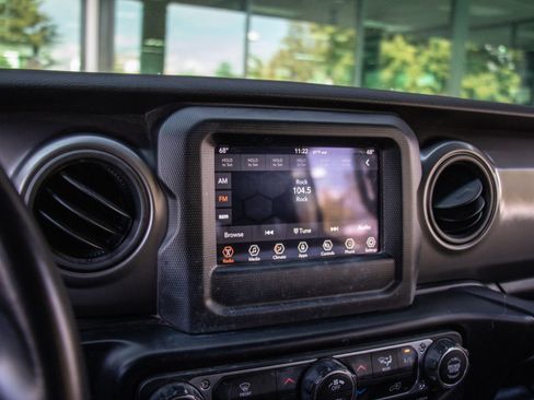 Used 2022 Jeep Gladiator Sport image 17