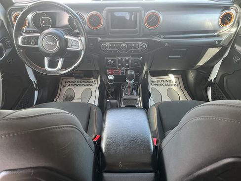 Used 2021 Jeep Gladiator Mojave w/ Cold Weather Group AWD/4WD image 27