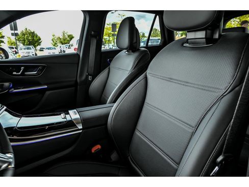 Certified 2026 Mercedes-Benz GLC 300 4MATIC image 9