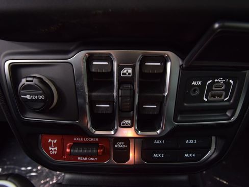 New 2026 Jeep Gladiator Mojave w/ Steel Bumper Group image 27