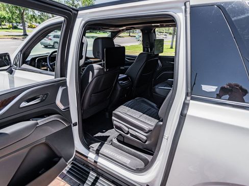 Used 2024 Cadillac Escalade ESV Sport Platinum w/ LPO, ONYX Package AWD/4WD image 37