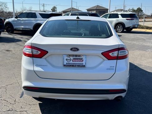 Used 2014 Ford Fusion SE image 4