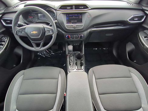 Used 2023 Chevrolet TrailBlazer LT FWD image 13