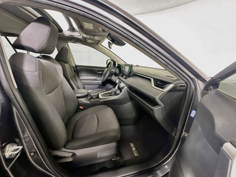 Used 2020 Toyota RAV4 XLE w/ Convenience Package FWD image 32