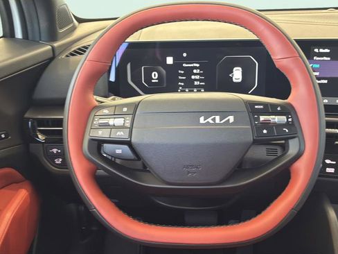 New 2026 Kia Sportage SX FWD image 23