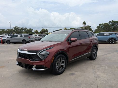Certified 2024 Kia Sportage SX FWD image 4