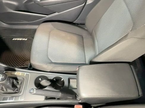 Used 2015 Volkswagen Passat 1.8T S image 27