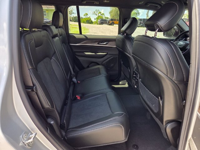 New 2026 Jeep Grand Cherokee Altitude RWD image 16