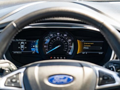 Used 2019 Ford Fusion SE w/ Equipment Group 151A FWD image 17