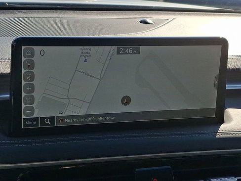 Used 2025 Genesis G70 2.5T image 22