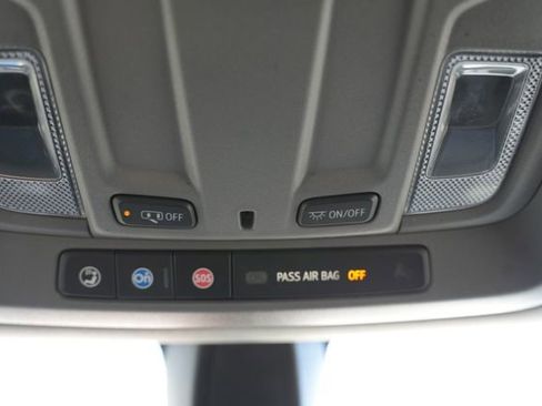 Used 2021 Chevrolet Silverado 1500 LT w/ Z71 Off-Road Package image 28