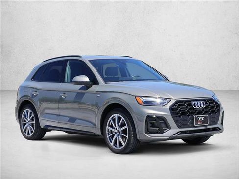 Used 2023 Audi Q5 e Premium Plus w/ Premium Plus Package AWD/4WD image 3