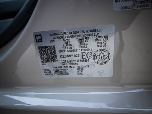 Used 2026 GMC Sierra 2500 AT4X w/ LPO, Black Badging Package AWD/4WD image 36