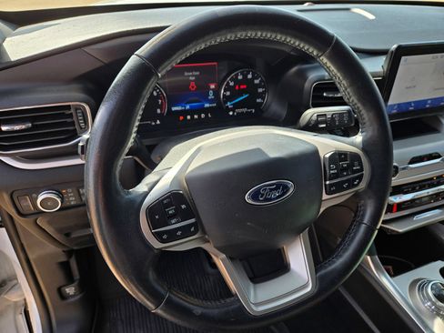 Used 2021 Ford Explorer XLT w/ Equipment Group 202A RWD image 10