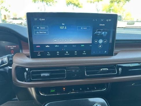 Used 2022 Lincoln Nautilus Reserve w/ Equipment Group 201A image 14