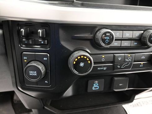 Used 2024 Ford F350 XLT AWD/4WD image 15