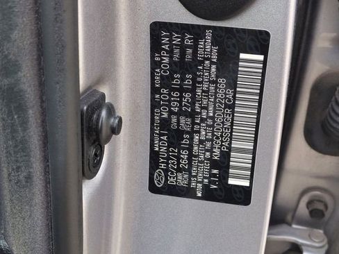 Used 2013 Hyundai Genesis 3.8 image 30